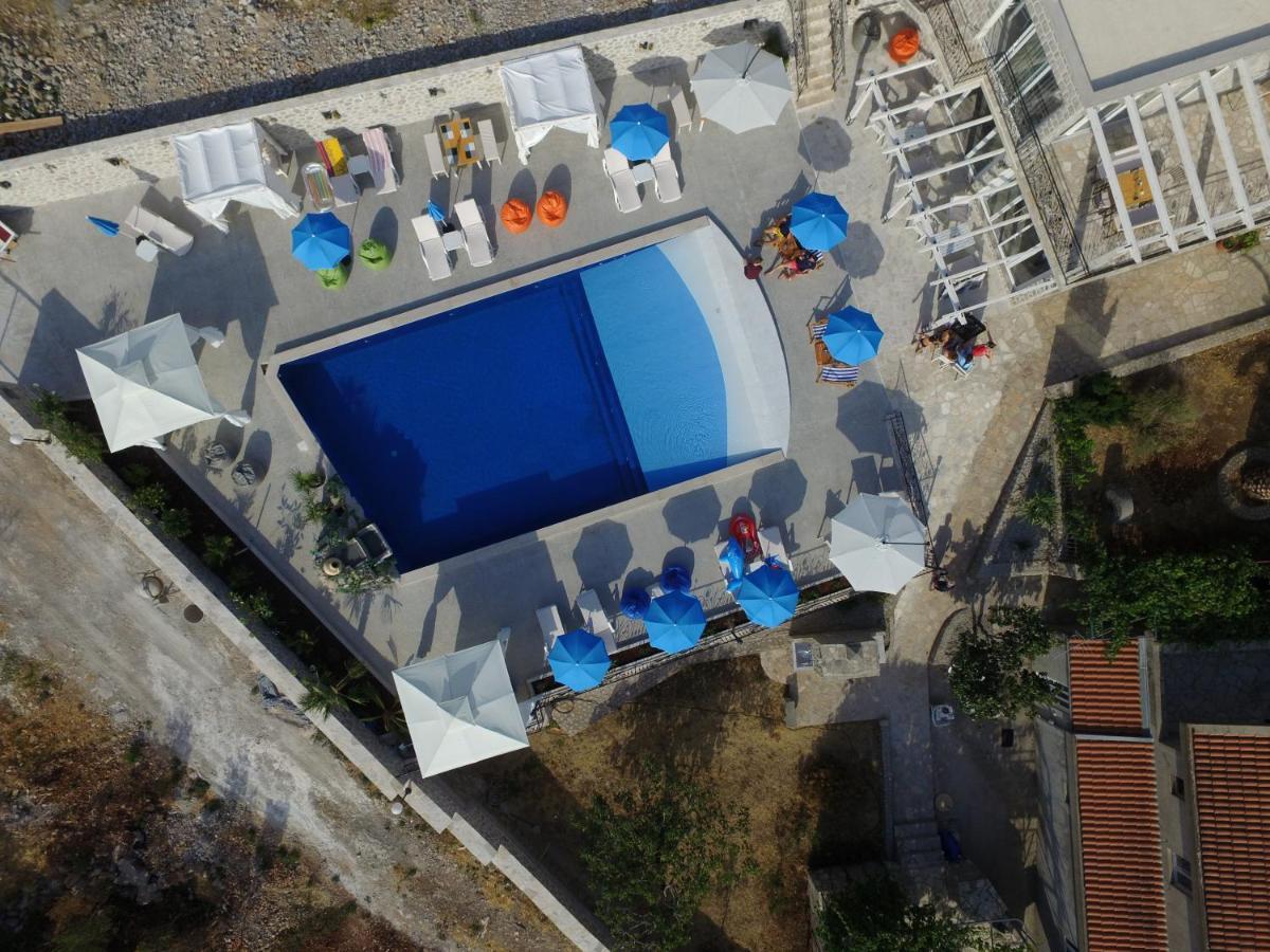 Lustica Apartments Exterior photo